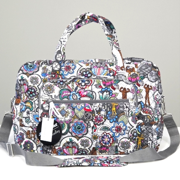 NWT VERA BRADLEY X STAR WARS FAR FAR AWAY LIGHT VS DARK WEEKENDER TRAVEL BAG - Picture 1 of 8